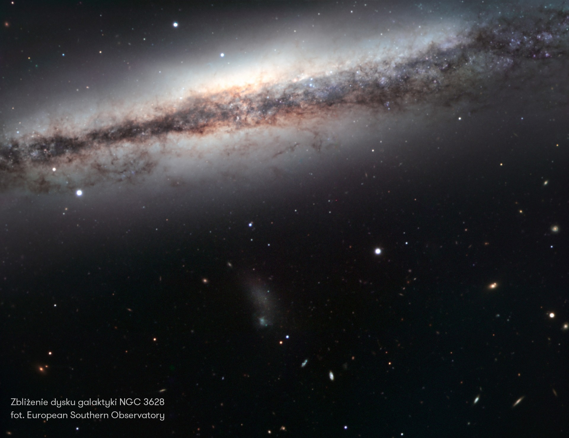 Zbliżenie dysku galaktyki NGC 3628